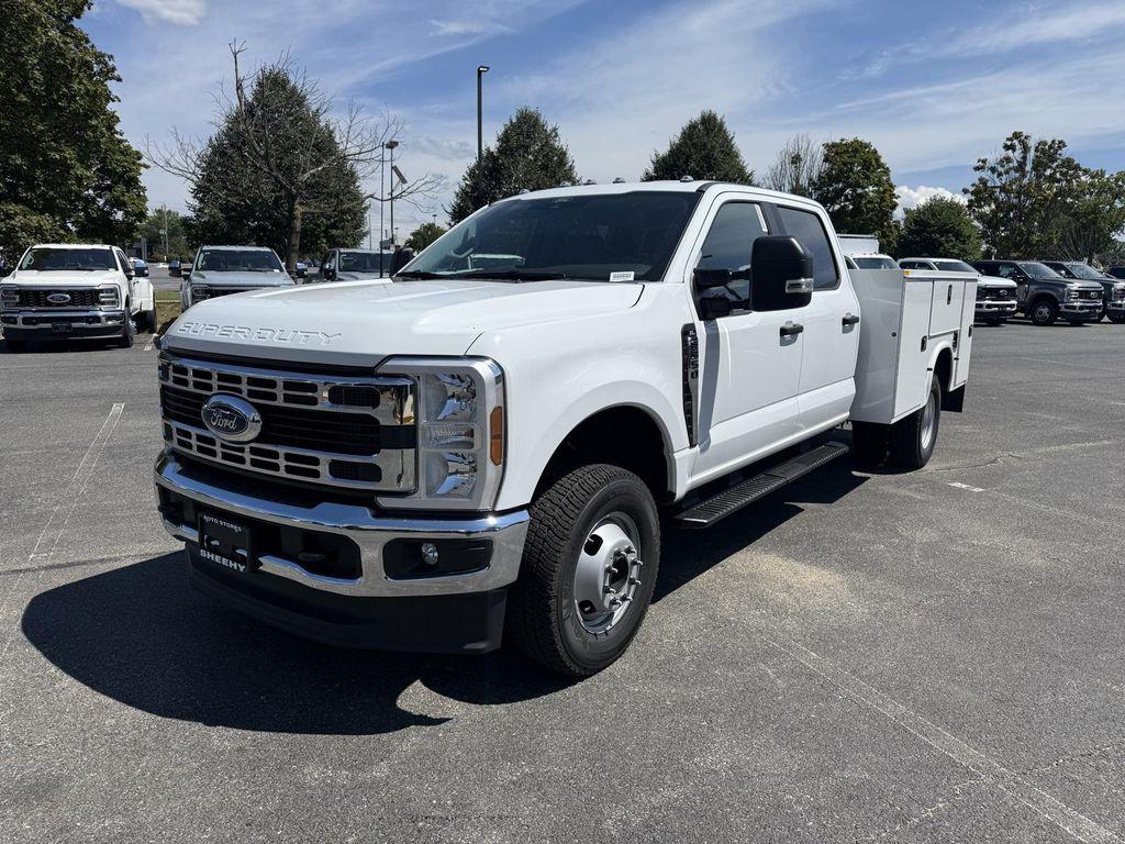 new 2025 Ford F-350 car, priced at $73,900