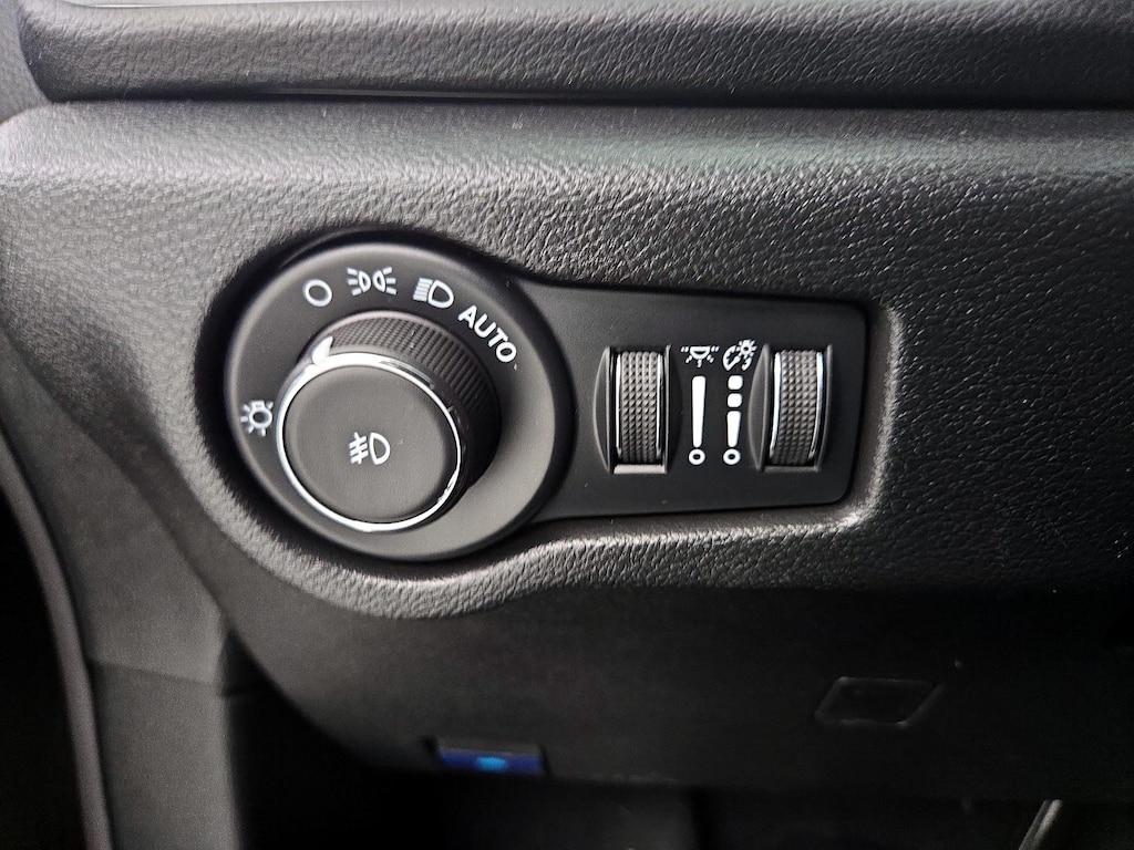 used 2025 Chrysler Pacifica car, priced at $29,998