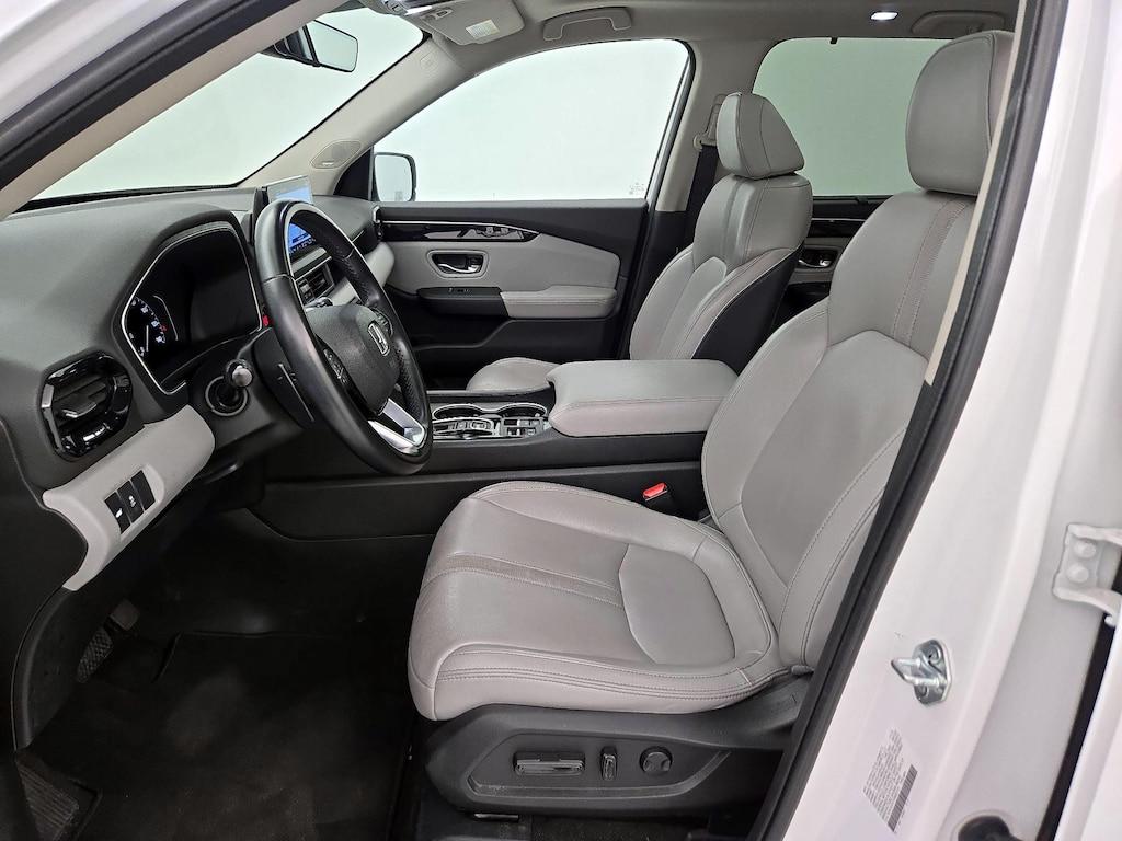 used 2023 Honda Pilot car, priced at $42,998