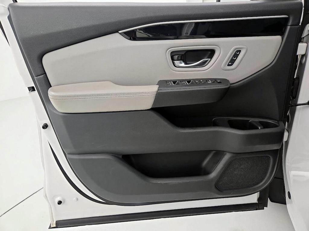 used 2023 Honda Pilot car, priced at $42,998