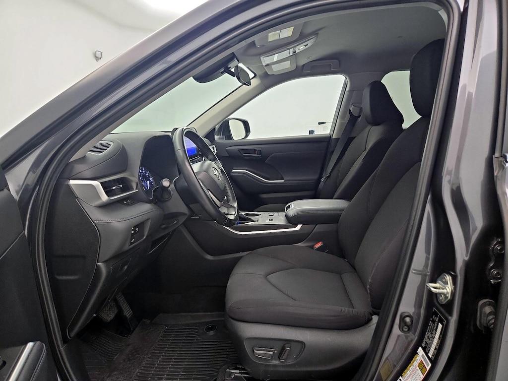 used 2023 Toyota Highlander car, priced at $31,998