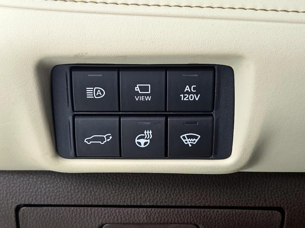 used 2021 Toyota Highlander Hybrid car, priced at $38,998