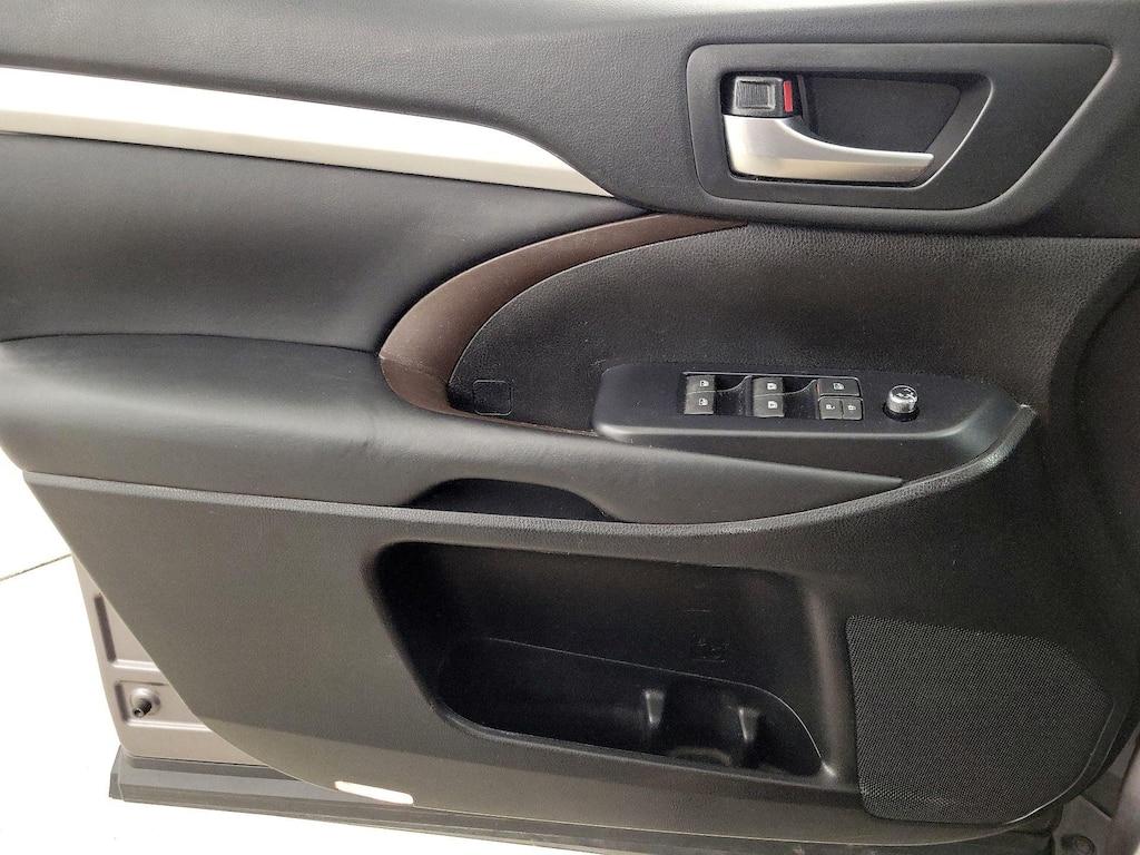 used 2019 Toyota Highlander car, priced at $29,998