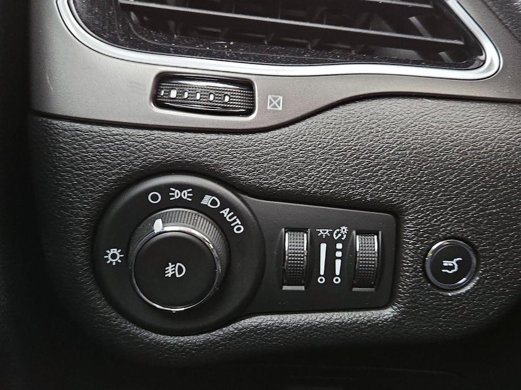 used 2019 Jeep Cherokee car, priced at $17,998