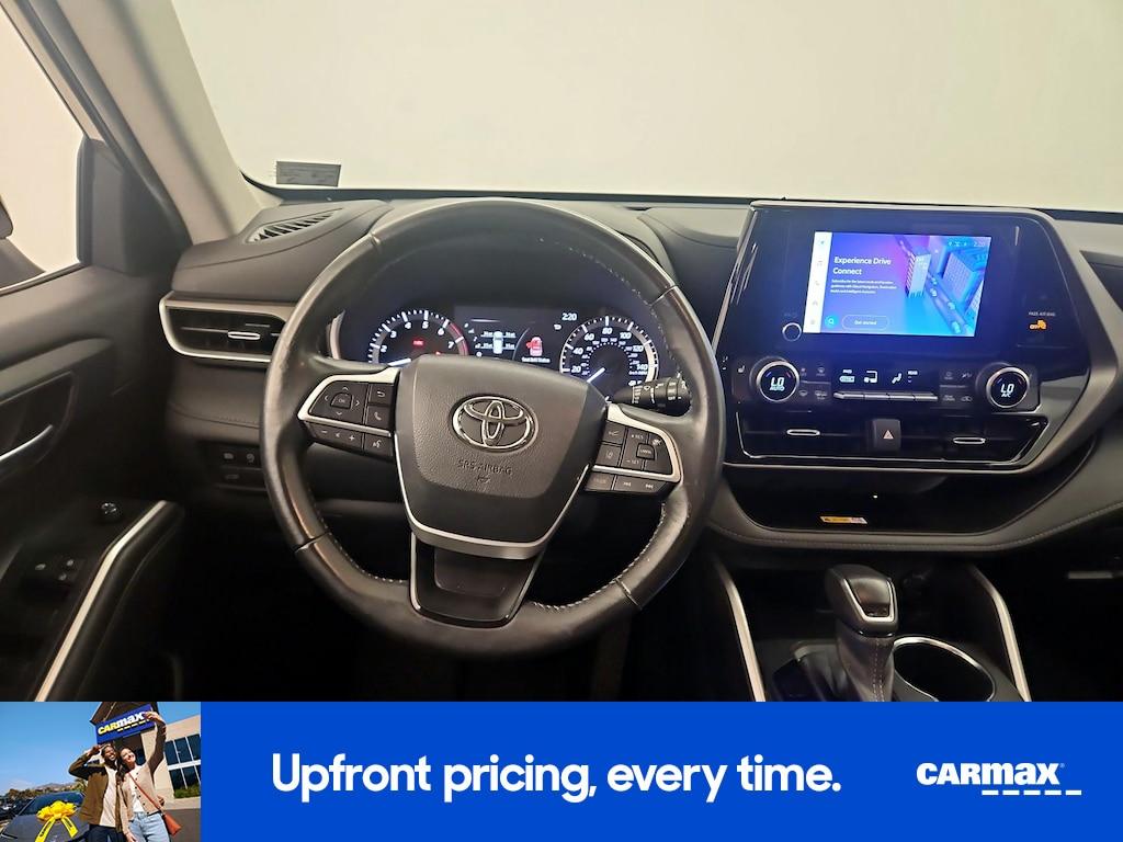 used 2023 Toyota Highlander car, priced at $38,998