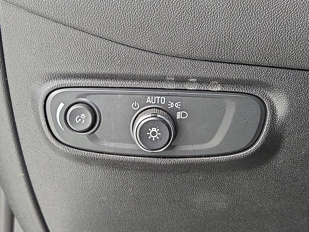 used 2023 Chevrolet Equinox car, priced at $19,998