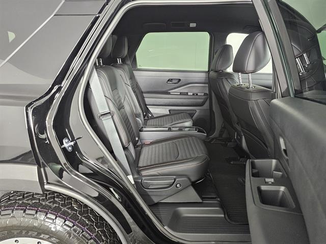 new 2025 Nissan Pathfinder car, priced at $40,120