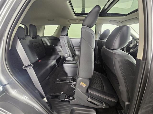 new 2025 Nissan Pathfinder car, priced at $39,445