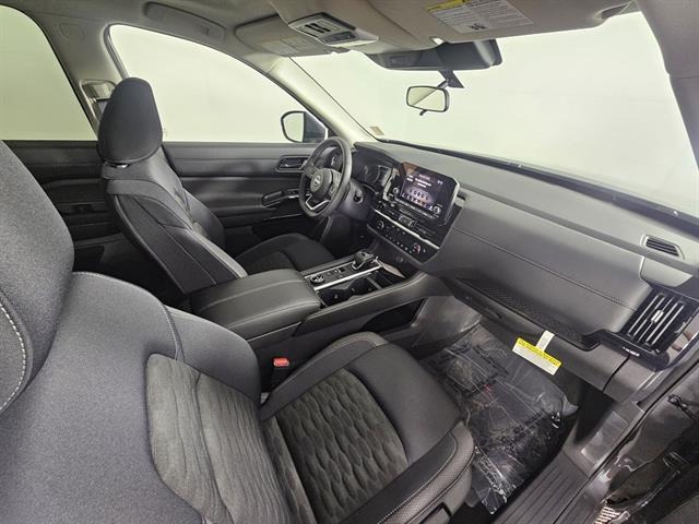 new 2025 Nissan Pathfinder car, priced at $39,445