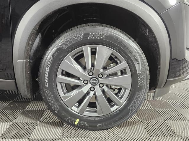 new 2025 Nissan Pathfinder car, priced at $38,160