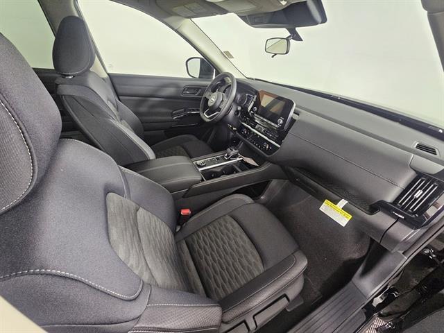 new 2025 Nissan Pathfinder car, priced at $38,160