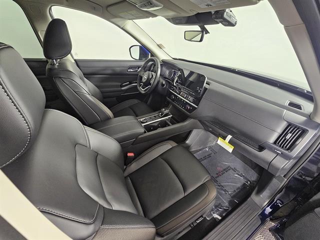 new 2025 Nissan Pathfinder car, priced at $40,295