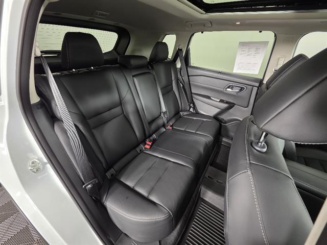 used 2024 Nissan Rogue car, priced at $30,999