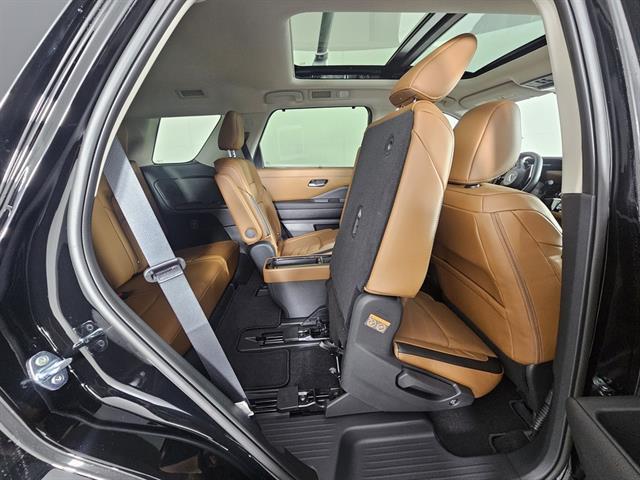 new 2025 Nissan Pathfinder car, priced at $47,410