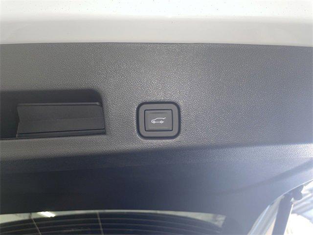 new 2026 Chevrolet Traverse car, priced at $44,922