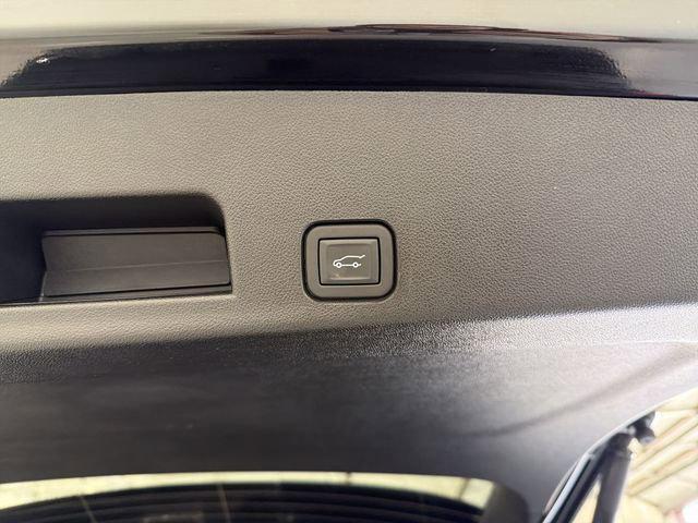 used 2024 Chevrolet Traverse car, priced at $48,002