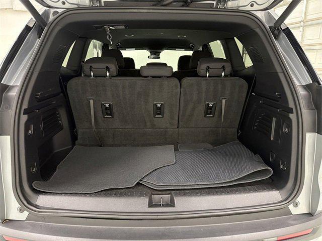 used 2025 GMC Acadia car, priced at $32,001