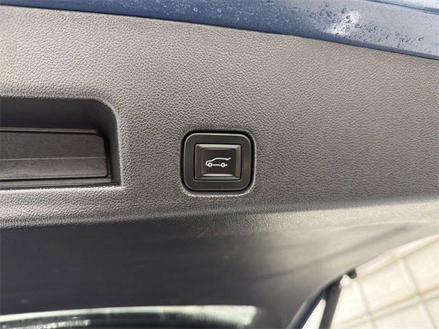 used 2025 Chevrolet Traverse car, priced at $34,000