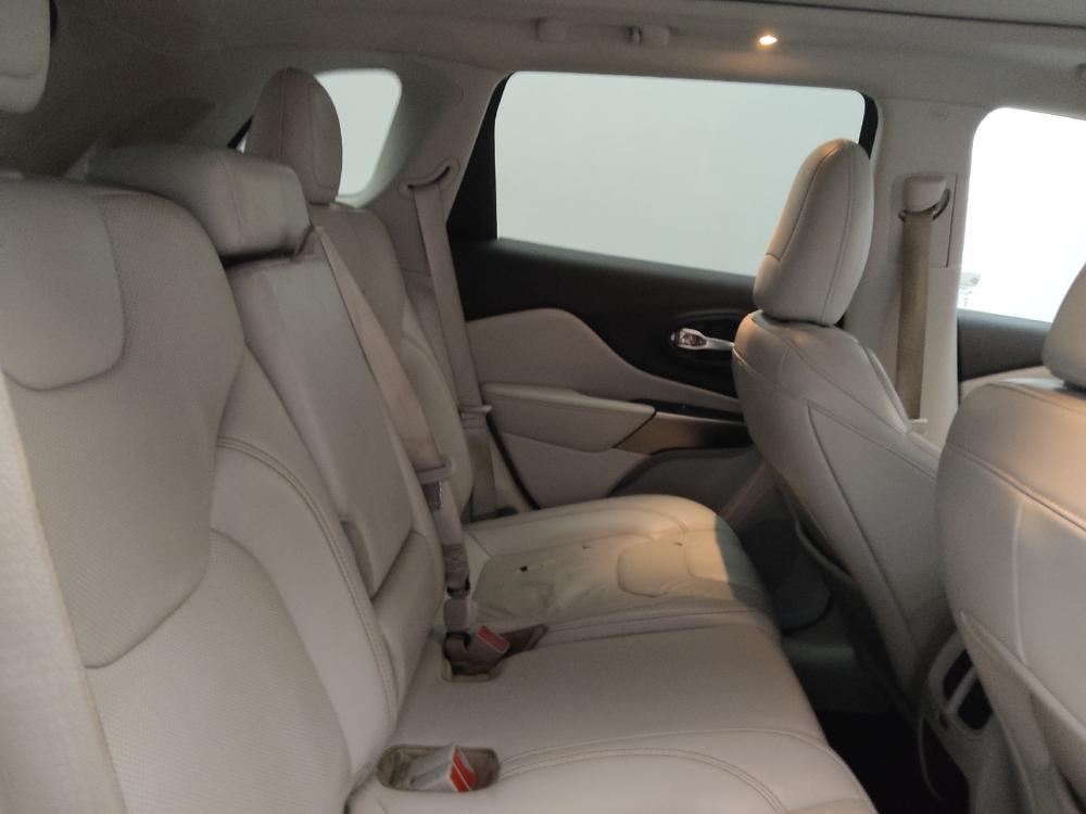 used 2020 Jeep Cherokee car, priced at $15,795