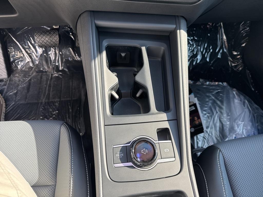 new 2025 Volkswagen Tiguan car, priced at $33,330