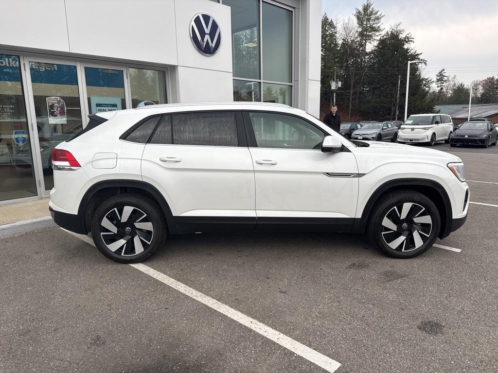 new 2026 Volkswagen Atlas Cross Sport car, priced at $44,752