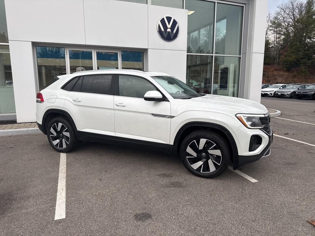 new 2026 Volkswagen Atlas Cross Sport car, priced at $44,752