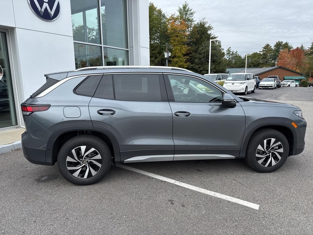 new 2026 Volkswagen Tiguan car, priced at $32,321