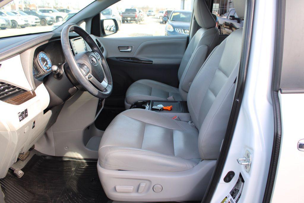 used 2020 Toyota Sienna car, priced at $29,961