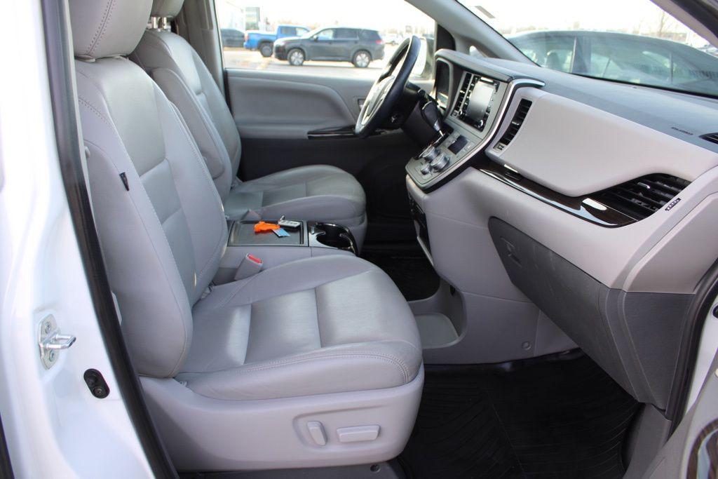 used 2020 Toyota Sienna car, priced at $29,961