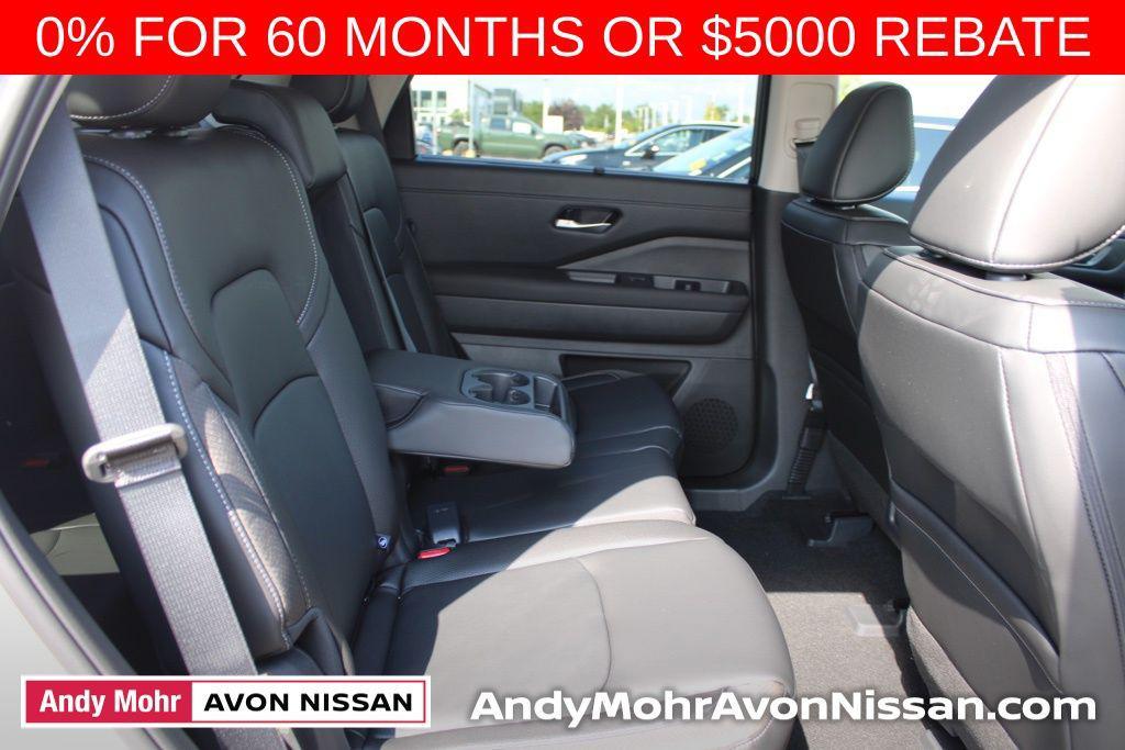 new 2025 Nissan Pathfinder car, priced at $36,798