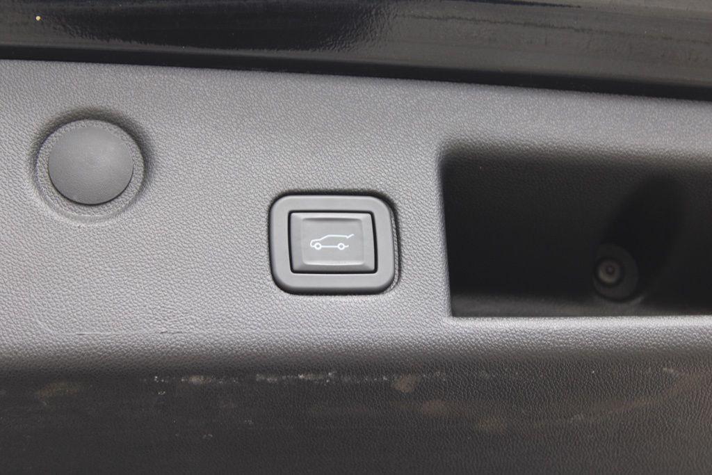 used 2024 Chevrolet Equinox car, priced at $19,900