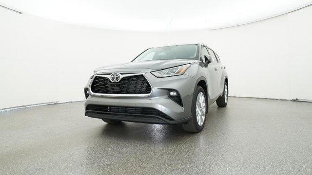 new 2025 Toyota Highlander car, priced at $53,178