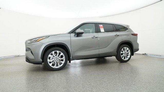 new 2025 Toyota Highlander car, priced at $53,178