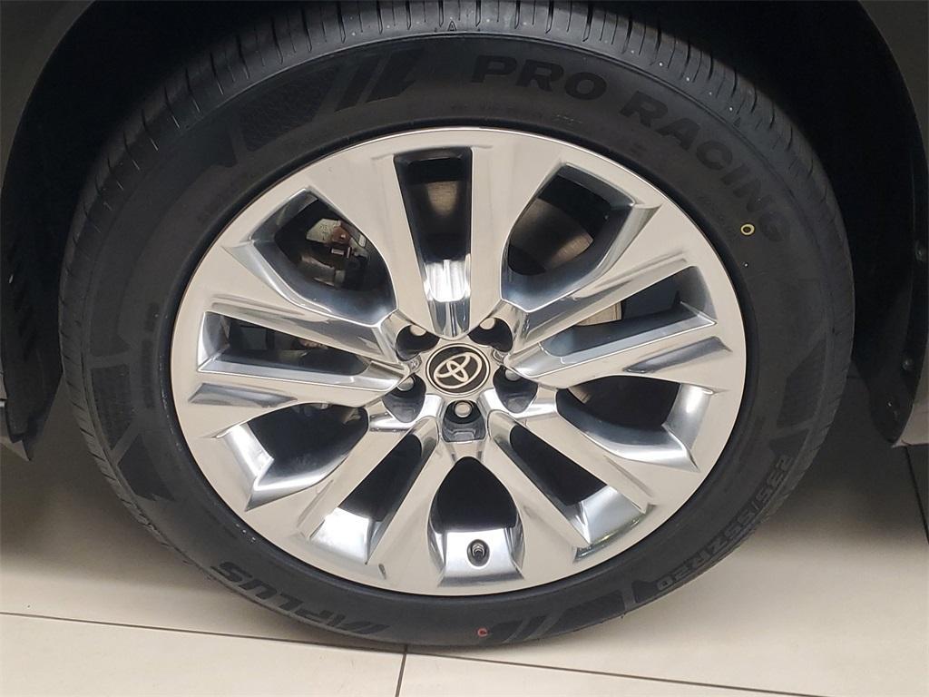 used 2023 Toyota Highlander car, priced at $35,991