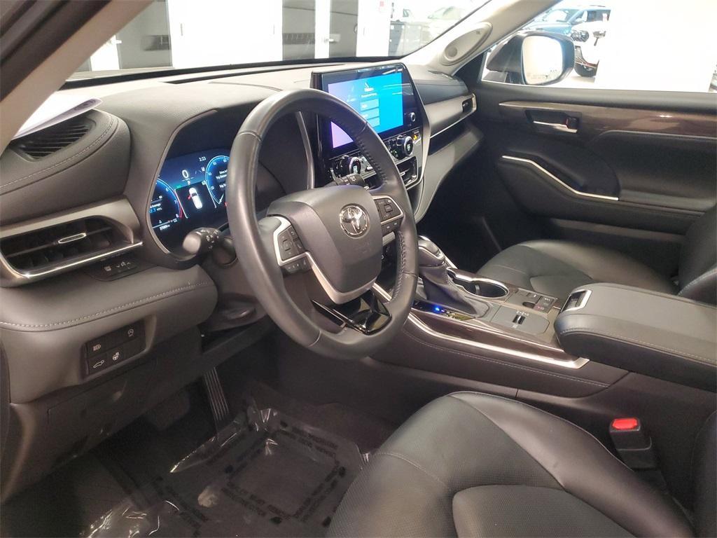 used 2023 Toyota Highlander car, priced at $35,991