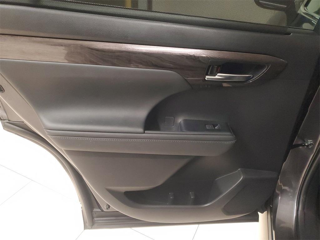 used 2023 Toyota Highlander car, priced at $35,991