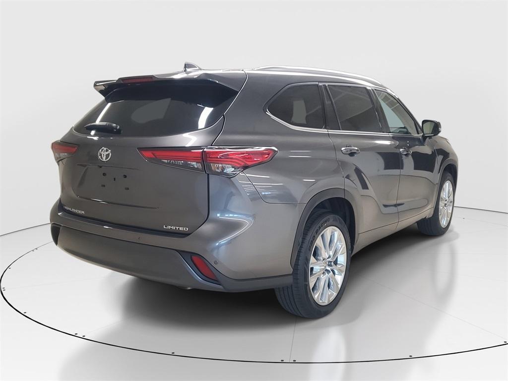 used 2023 Toyota Highlander car, priced at $35,991