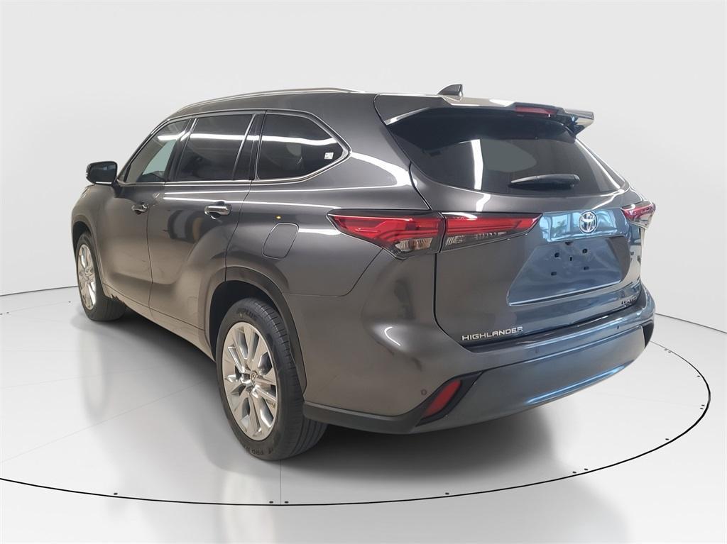 used 2023 Toyota Highlander car, priced at $35,991