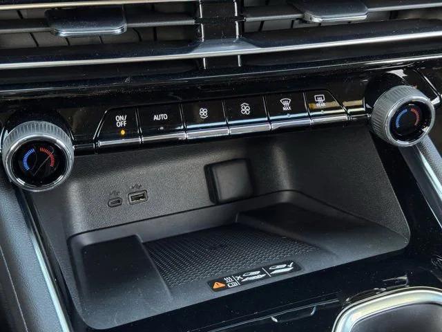 new 2026 Chevrolet Traverse car, priced at $40,392