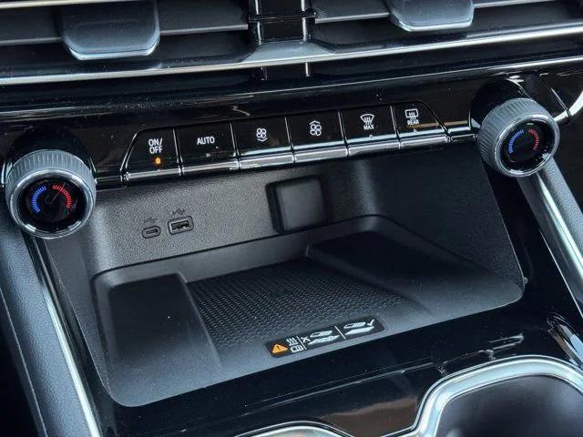 new 2026 Chevrolet Traverse car, priced at $40,267