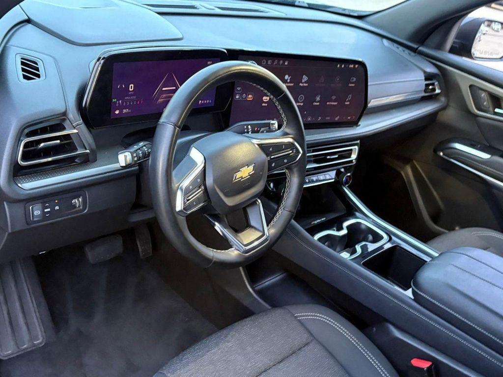 used 2025 Chevrolet Traverse car, priced at $34,750