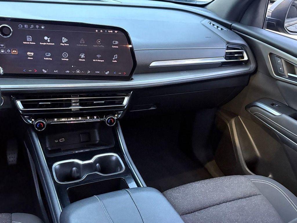 used 2025 Chevrolet Traverse car, priced at $34,750