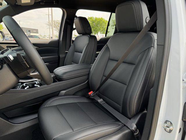 new 2026 Chevrolet Traverse car, priced at $38,653