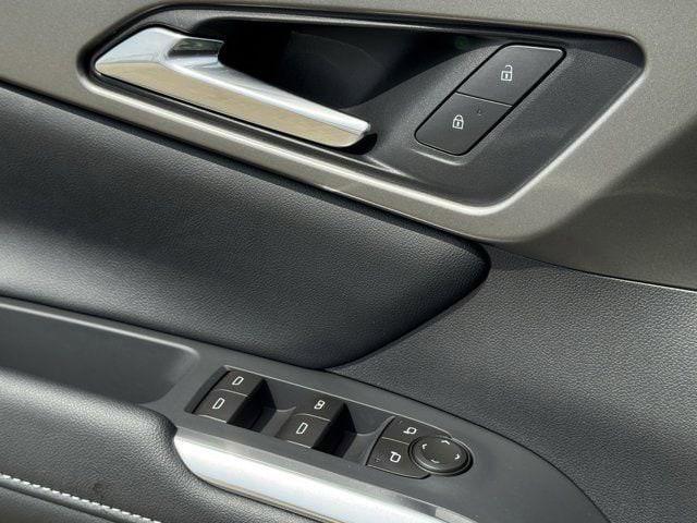 new 2026 Chevrolet Traverse car, priced at $38,653