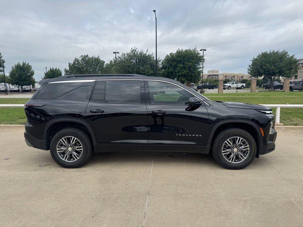 used 2025 Chevrolet Traverse car, priced at $35,500
