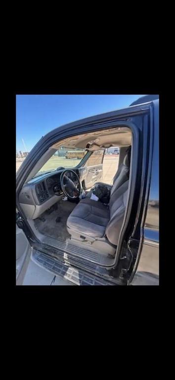 used 2003 Chevrolet Suburban car, priced at $6,555