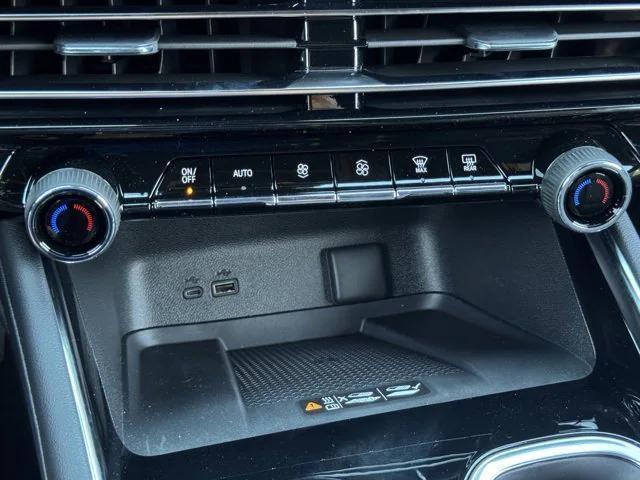 new 2026 Chevrolet Traverse car, priced at $53,811