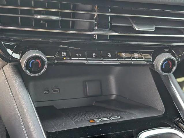new 2025 Chevrolet Traverse car, priced at $39,697