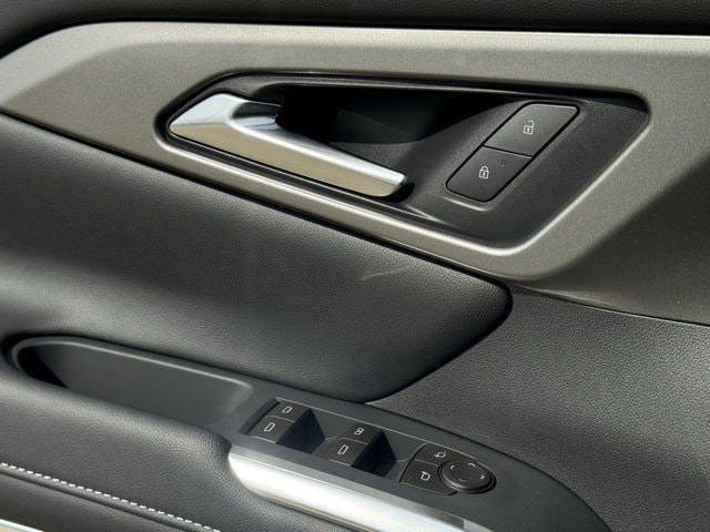 new 2026 Chevrolet Traverse car, priced at $38,192