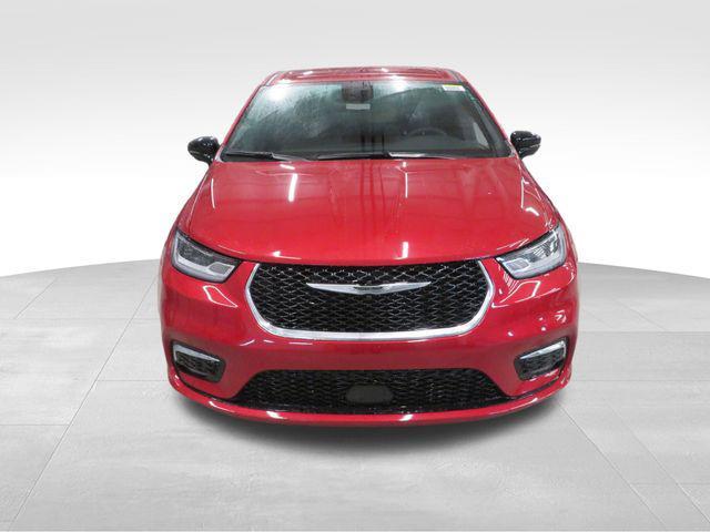 new 2026 Chrysler Pacifica car, priced at $40,215